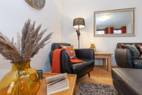 Vibrant & bright city centre apartment!